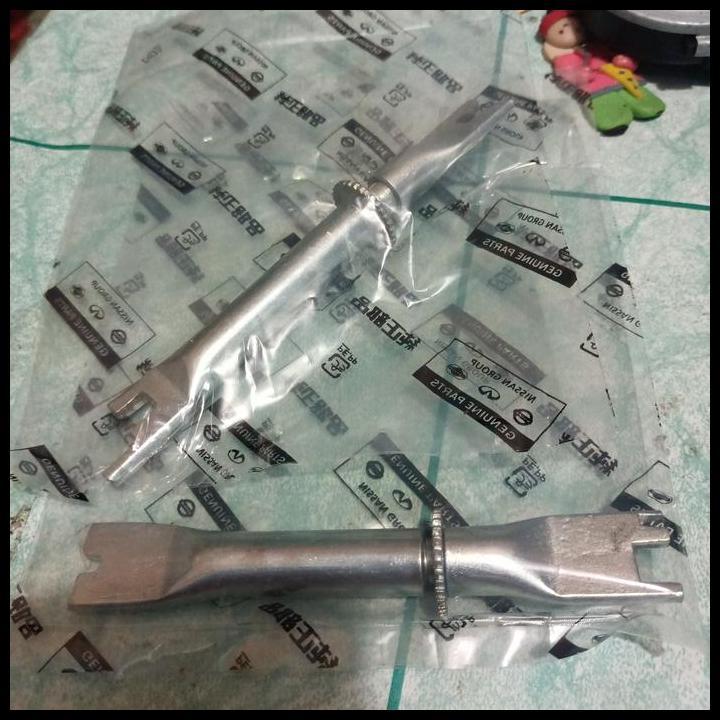 TERBARU BRAKE ADJUSTER / SETELAN REM BELAKANG NISSAN NAVARA KANAN & KIRI 
