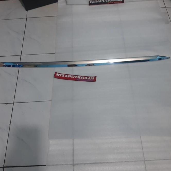 List Bumper Depan Chrome Calya Sigra