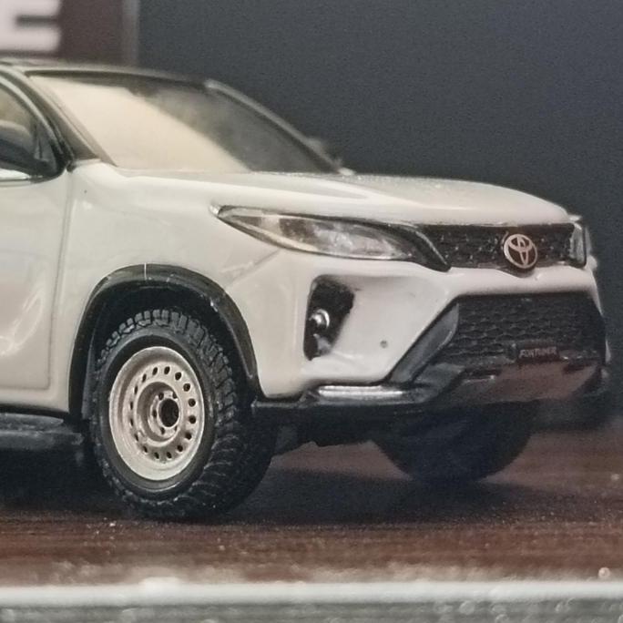 Velg Kaleng Diecast 11.4 Fortuner SUV