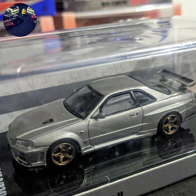 Diecast Inno64 Nissan Skyline GTR R34 V Spec II Silver Segel