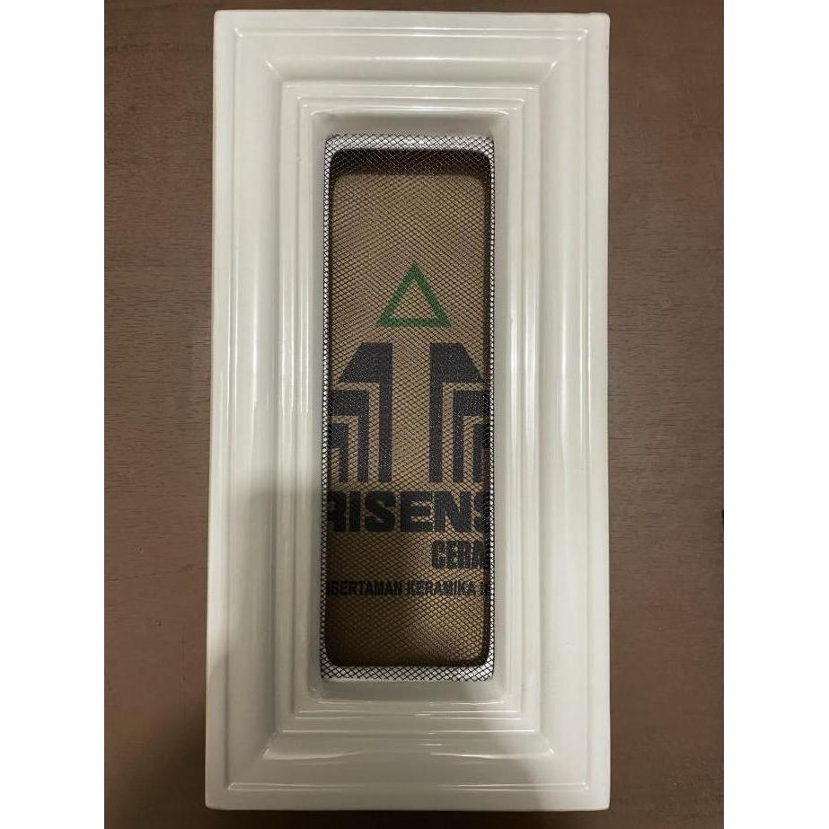 Roster / Loster Keramik Trisensa / Lubang Angin 20x40 cm Motif Kasa