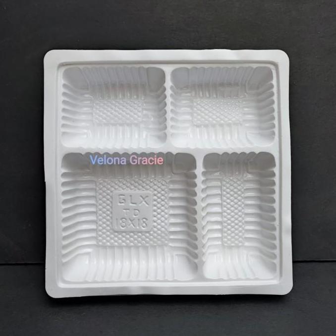 Sekat Mika 18x18 isi 50 pcs Putih Susu Sekat 4