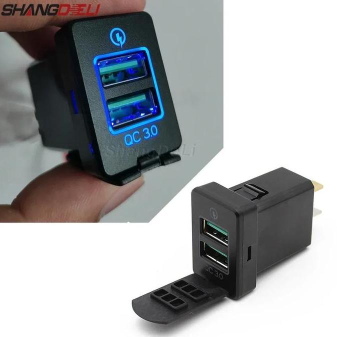 Pengisi Daya Mobil Cepat Soket USB Ganda Adaptor Pengisi Daya Ponsel Isi Daya Cepat Untuk Mitsubishi