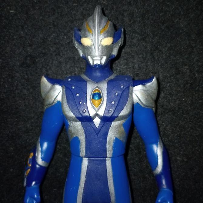 UHS Ultra Hero Series 16 Cm Ultraman Hikari by Bandai murah