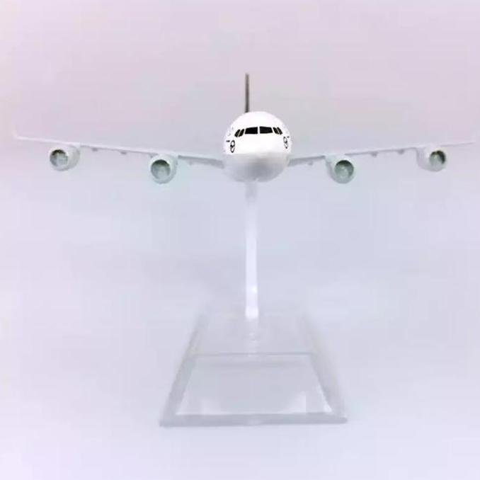 1:400 Air German Lufthansa Maskapai Pesawat Airplane Airbus A340-300