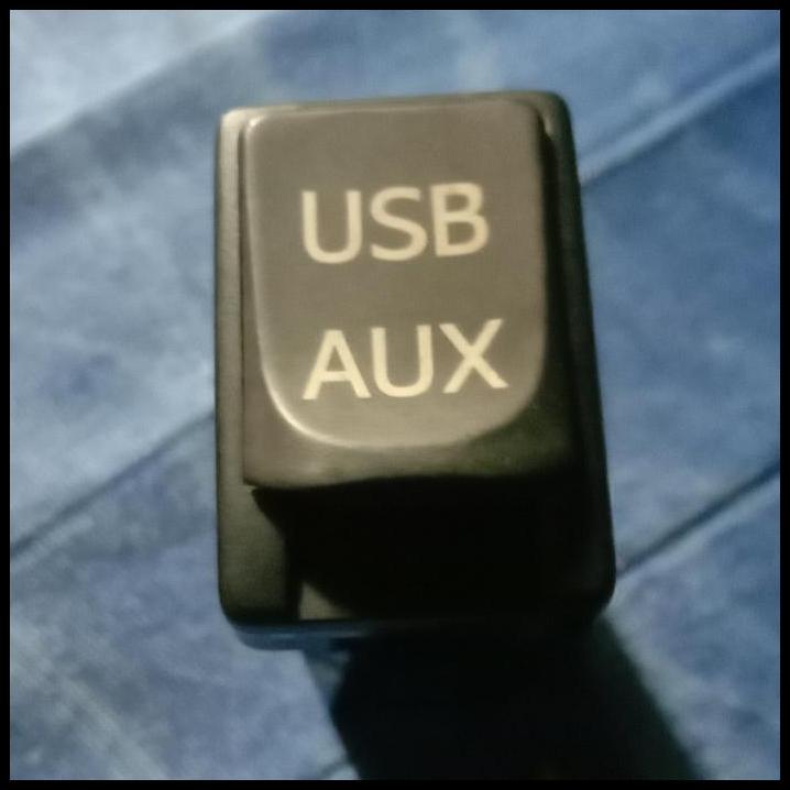 DISKON SWITCH USB AUX AVANZA VELOZ ORIGINAL 