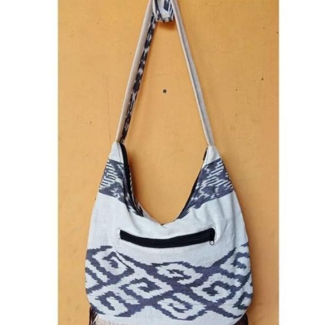 Tas Tenun Etnik Selempang Toraja Putih Bunga-Bunga
