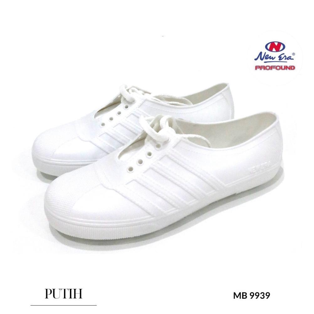 Nnamanaraku Sepatu Karet New Era Boots Multi Fungsi- New Era PUL BOLA 9939 Putih, Hijau dan Cream Ne