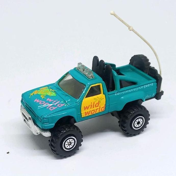 pioneer toyota hilux sr5 4wd pickup truck pro engine streetmachine diecast loose 1/64 (s)