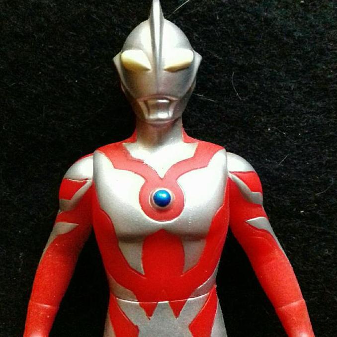 Bandai 14 Cm UHS Ultra Hero Series Ultraman Belial Early Style murah
