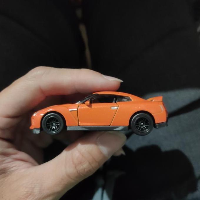 majorette nissan gtr oren (include pomade case)