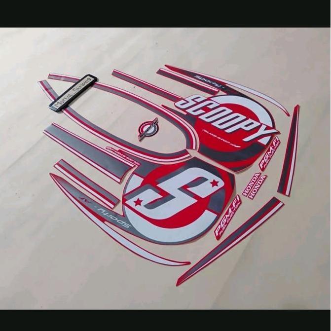 STIKER STICKER STRIPING LIS LIST BODY MOTOR SCOOPY FI SPORTY TAHUN 2015 2016 WARNA MERAH PUTIH STAND