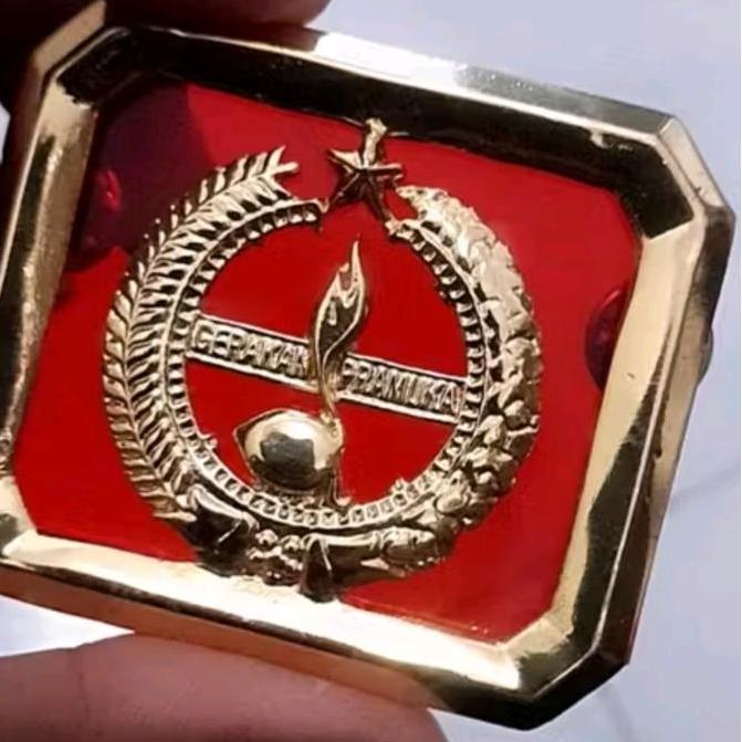 Emblem tatop baret pramuka penggalang penegak pandega buat putra cor logam timbul lapis akrilik Akse