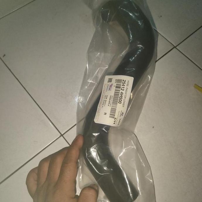 Selang Radiator Atas Bawah Hyundai H1 Bensin