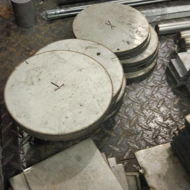 plat bulat stainless 304 tebal 6mm diameter 50mm