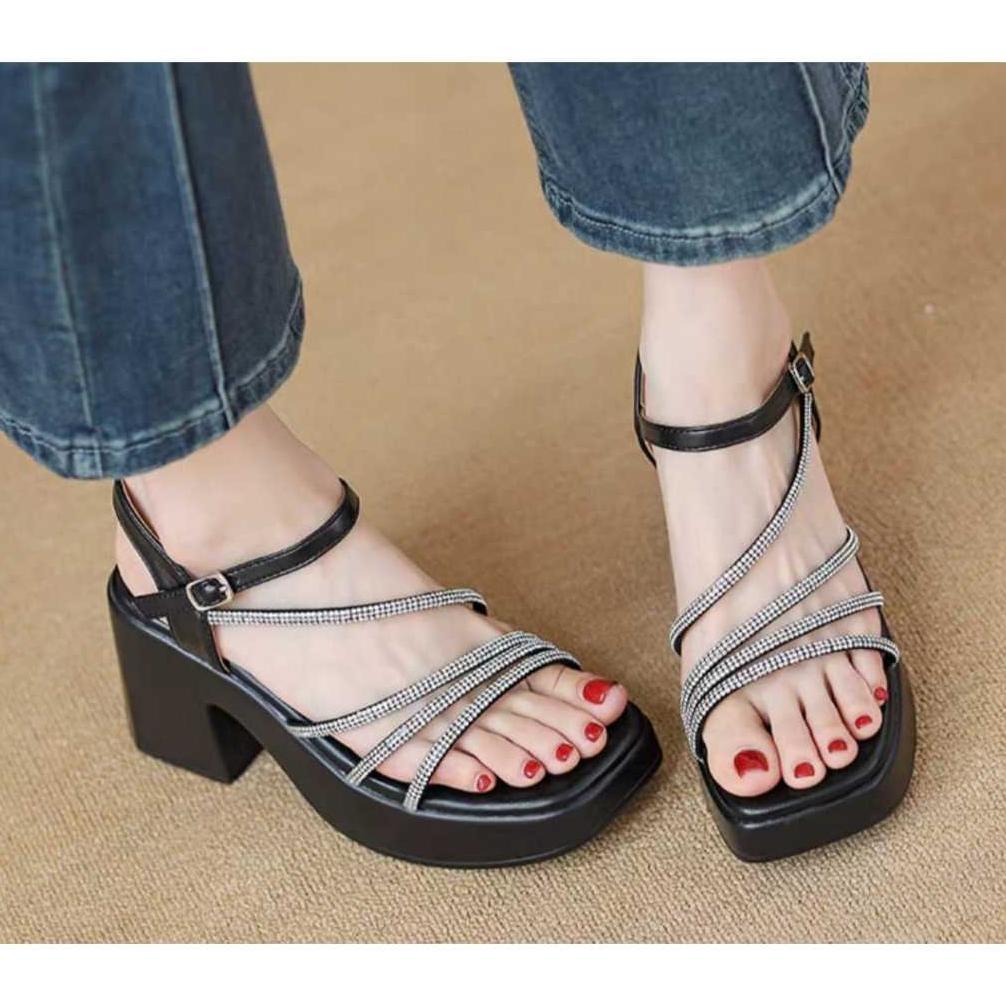 Jejak Sandal Heels Wanita Cewek Tali Permata Mewah Kekinian (AP57) Tinggi 8CM | Warna Hitam & Putih 