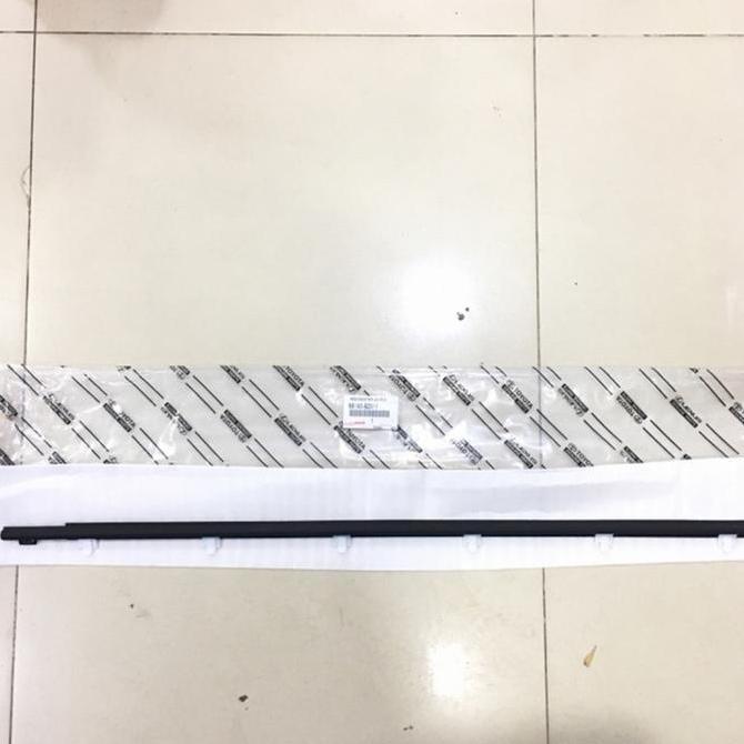 Pelipit Pintu Karet Kaca Luar Avanza Xenia 2004 2005 2007 2009 2011