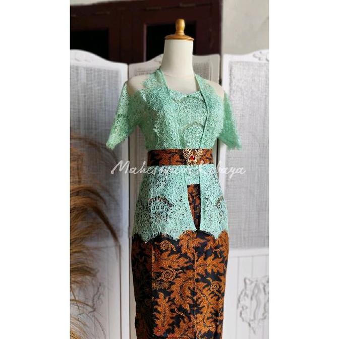 Kebaya Bali Set Brukat Tasya Sage Green