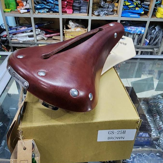 Sadel Gyes Original Kulit asli GS 025H bolong  - Gyes taiwan