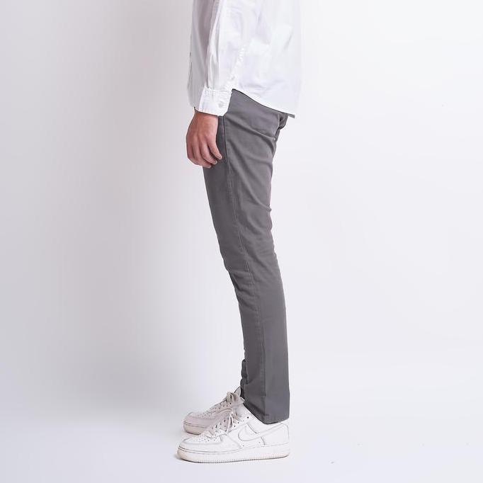 Triple Celana Panjang Chinos Regular Slim (261 858 Dgr) - Dark Grey