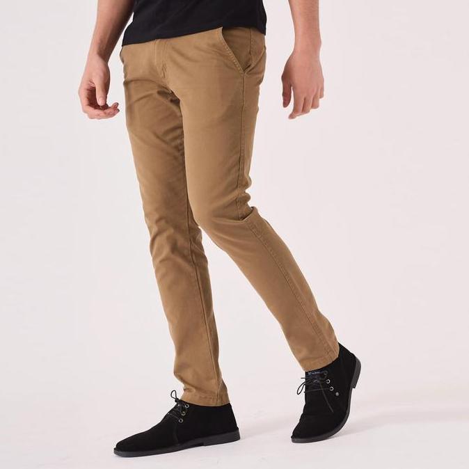 Chinos Reguler Fit Pria Warna Mocca