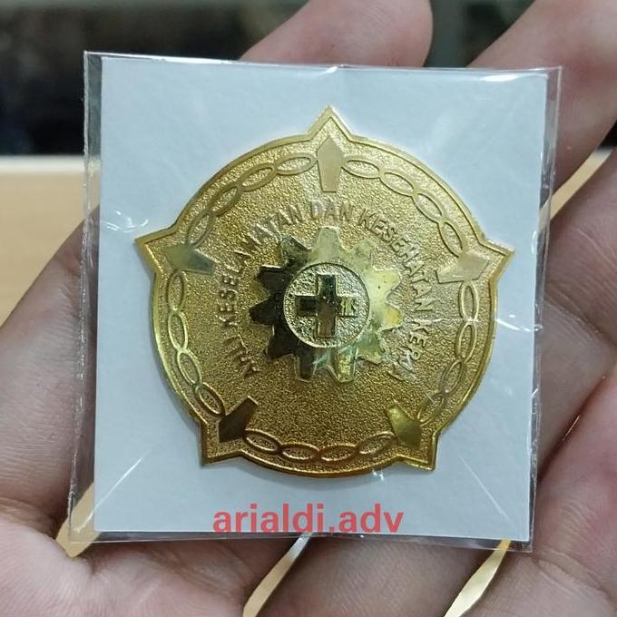 PIN AHLI K3 UKURAN 4 CM PIN PANCA KARSA AHLI K3 KUNINGAN SEPUH EMAS MAGNET
