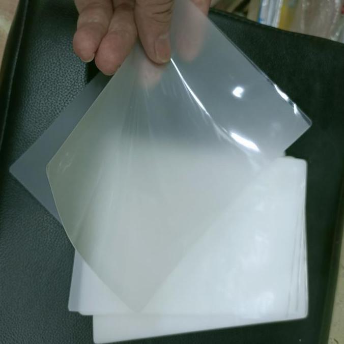 DA9 - Plastik Laminating A6 tebal 100 micron 1/4 A4 / pak isi 50 lbr
