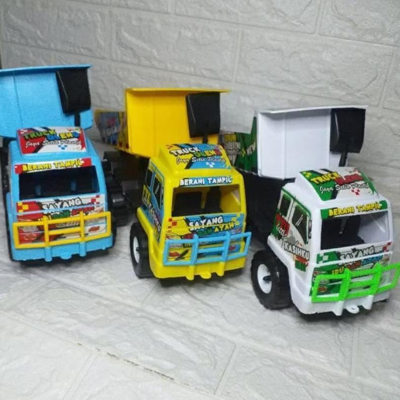 DISKON Mainan mobil truk bak pasir/truk oleng + stiker dan kata2 TTD NEW