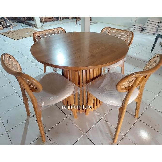 Terlaris Meja Makan Set , Meja Makan Bulat , Meja Makan Jati