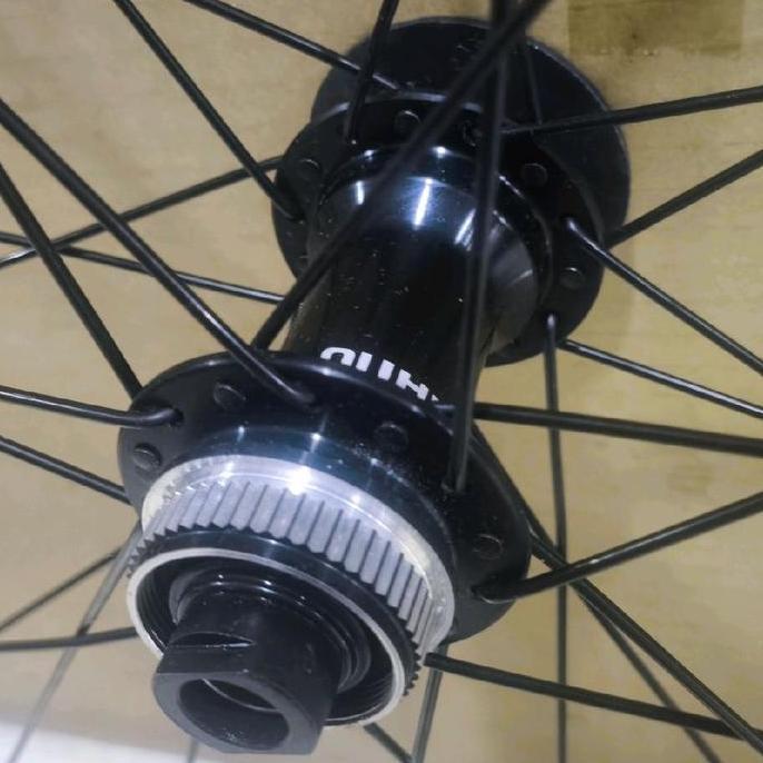SHIMANO WH-RS171 700c 10/11-Speed HG CL Disc Brake Alloy Clincher Wheelset Sepeda Gravel/Road Bike