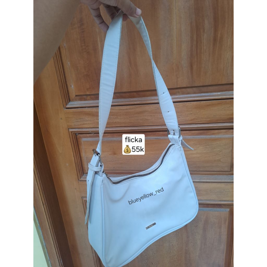 [PEMAKAIAN PRIBADI] Tas Perempuan Flicka Shoulderbag Warna Khaki Putih