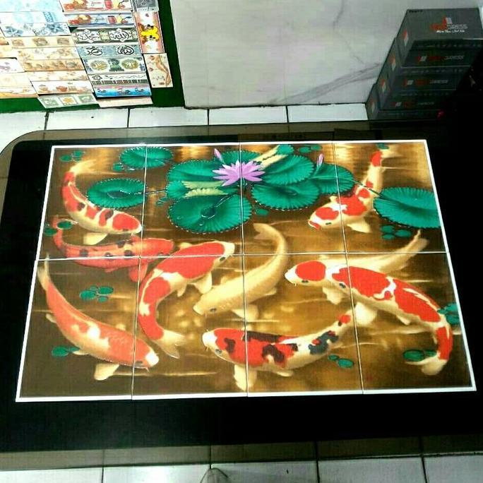 // KERAMIK GAMBAR IKAN KOI *