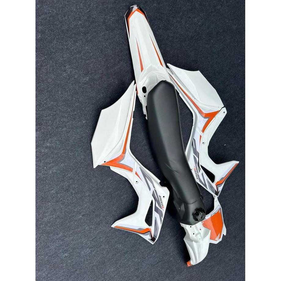 body fullset crf 150 tangki injeksi l 2018 bodi set crf bodi full set crf 150 2018 Dan Striping