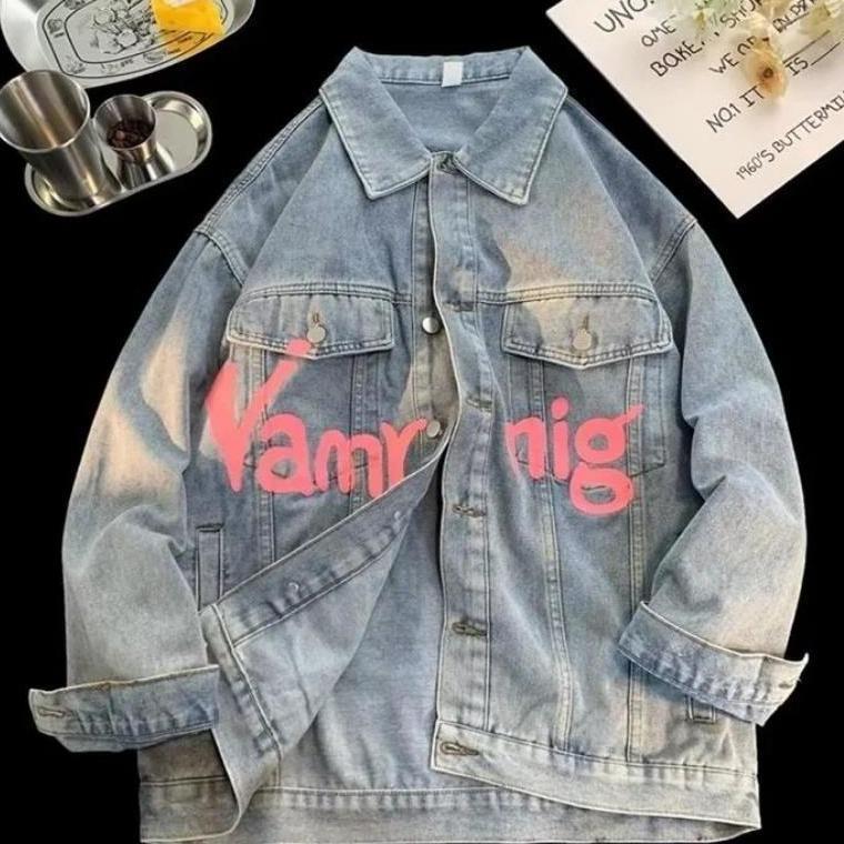 BEST SALE Jaket Denim Wanita Dengan Pola Tulisan Kekinian / Jaket Denim Wanita Dengan Gaya Modern / 