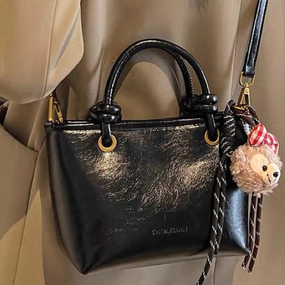 Maghi.Id - Aila Bag | Free Gantungan Boneka | Hand And Sling Bag | Tas Wanita Selempang
