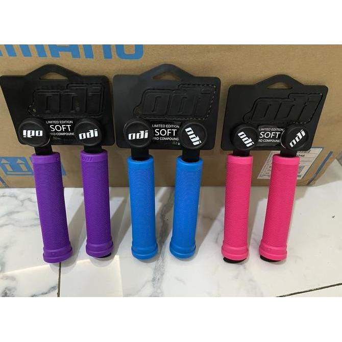 Promo Handgrip Sepeda Merk Odi Super Soft Keren Dan Nyaman Biru Merah Ungu