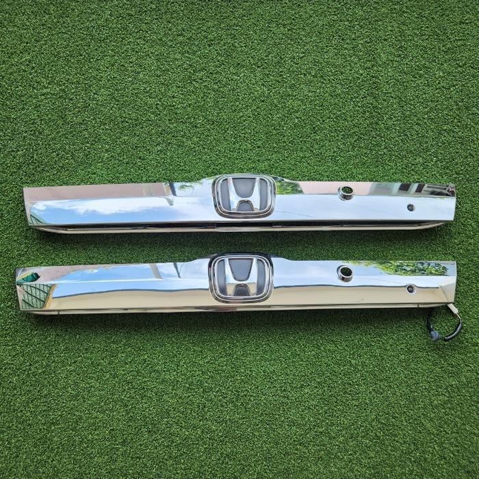 Trunk Lid Rear Garnish Pintu Bagasi Honda Fit Hybrid Jazz Ge8 Jdm Japan Original Original Dan Terper