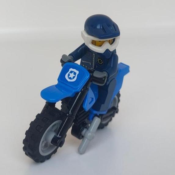 Promo Lego minifigure Policeman / Police officer with trail motorbike motor Diskon