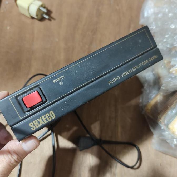 BEKAS AUDIO VIDEO AV SPLITTER GRH27