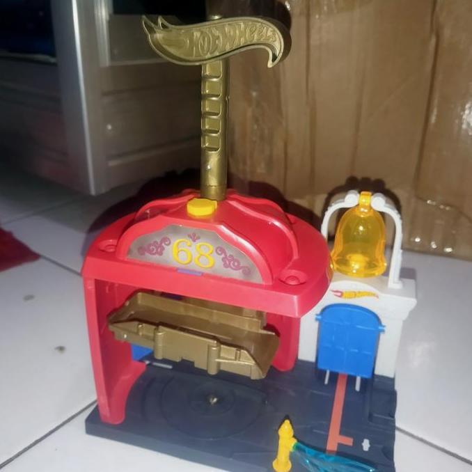 TRACK HOTWHEELS DOWNTOWN FIRESTATION BEKAS MIXX27