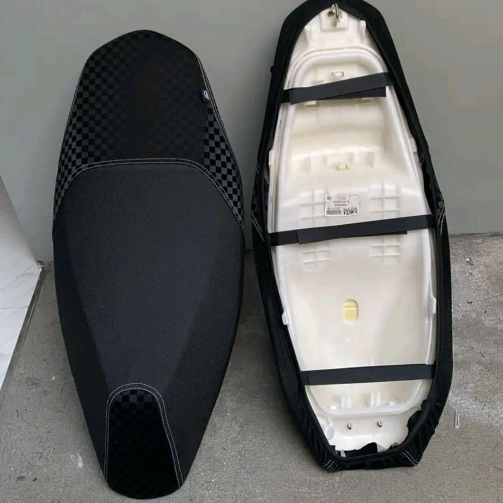 Special Offer [ Pasang Sendiri ]Sarung  Kulit Jok Motor Bahan Ampelas Dan 3D Catur Belakang Sudah Me
