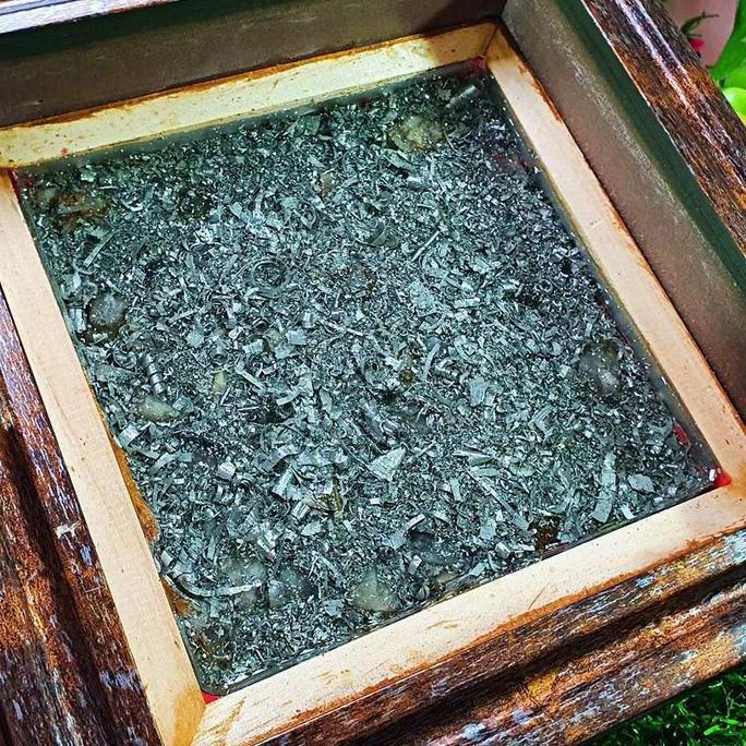 TATAKAN ALTAR PIRAMIDA ORGONITE