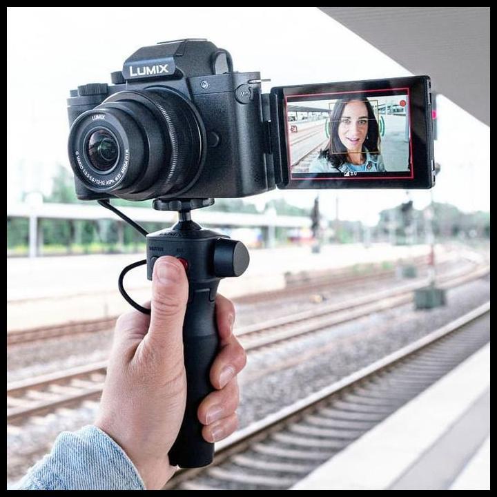 Panasonic Lumix G100 Kit 12-32Mm Dc G100 + Tripod Grip / Lumix G100 Terbaru