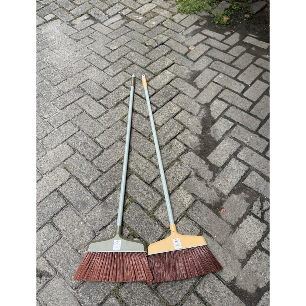 HOT DEALS SINAR SAPU LANTAI PLASTIK 1318 BULU LEMBUT ANTI KERITING GAGANG PADAT RINGAN KOKOH TAHAN L