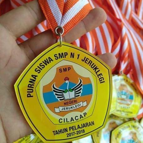 MEDALI AKRILIK 2 SISI CUSTOM LOGO SEKOLAH UNIVERSITAS