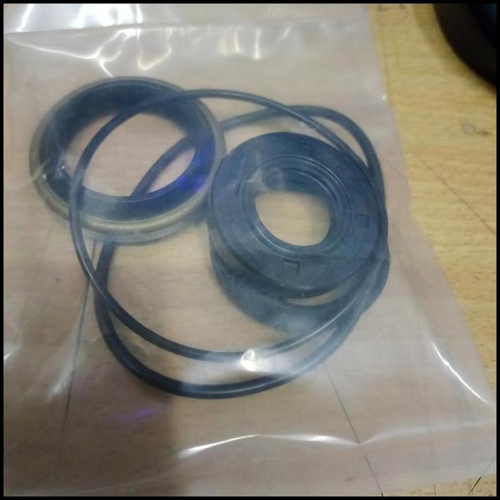 TERLARIS SEAL GEAR BOX STEERING L300 (POWER STEERING) 