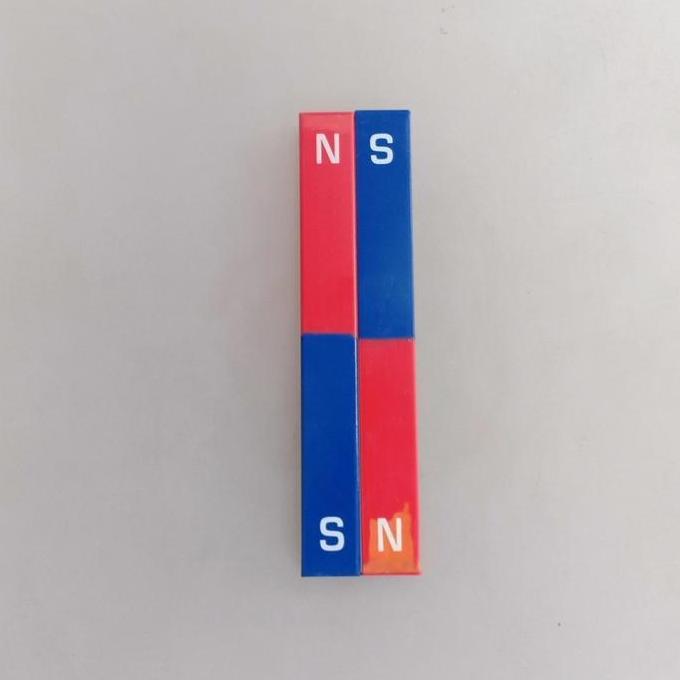 Magnet batang panjang panjang sekitar 18 cm lebar sekitar 2 cm