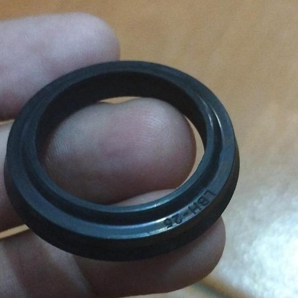 DIAMBU Wiper Seal WAI 25 33 5/8 Dust Seal LBH 25 33 5/8