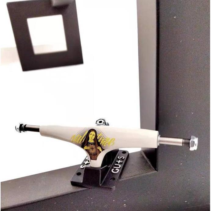 GUTS : SKATEBOARD TRUCK - SALVATORE 5.25 ( Local Brand Trucks)