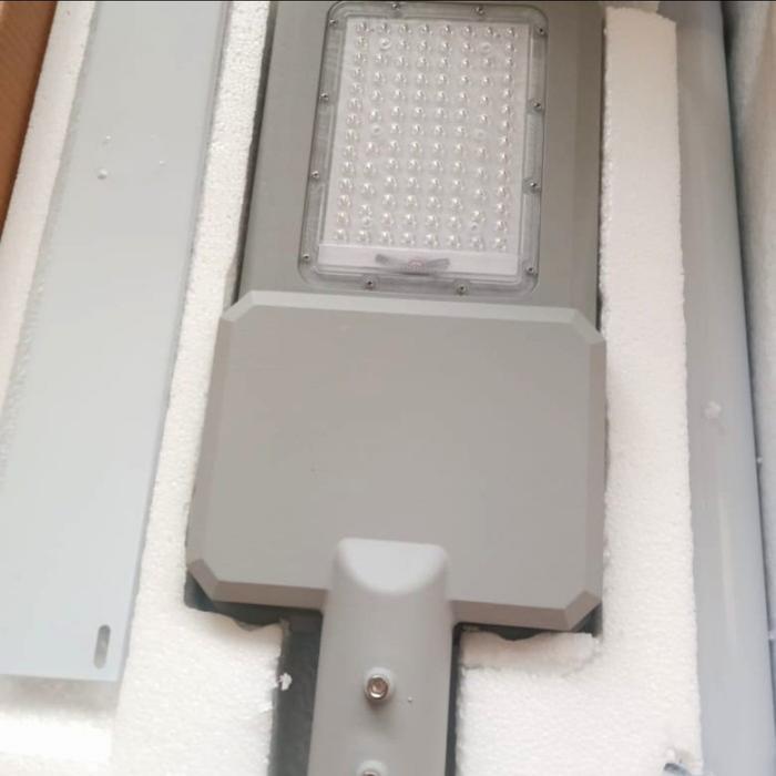 Lampu Jalan 200w Solar Panel Tenaga Surya Led PJU Solar Cell 200 watt